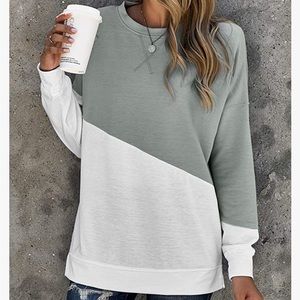 Women’s Crewneck Sweatshirt | Medium | NWOT